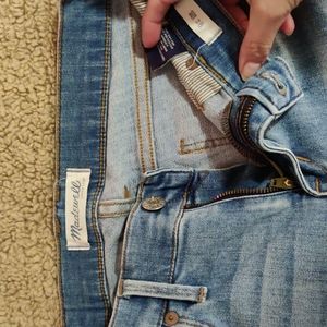 Light wash ankle jeans from Madewell
